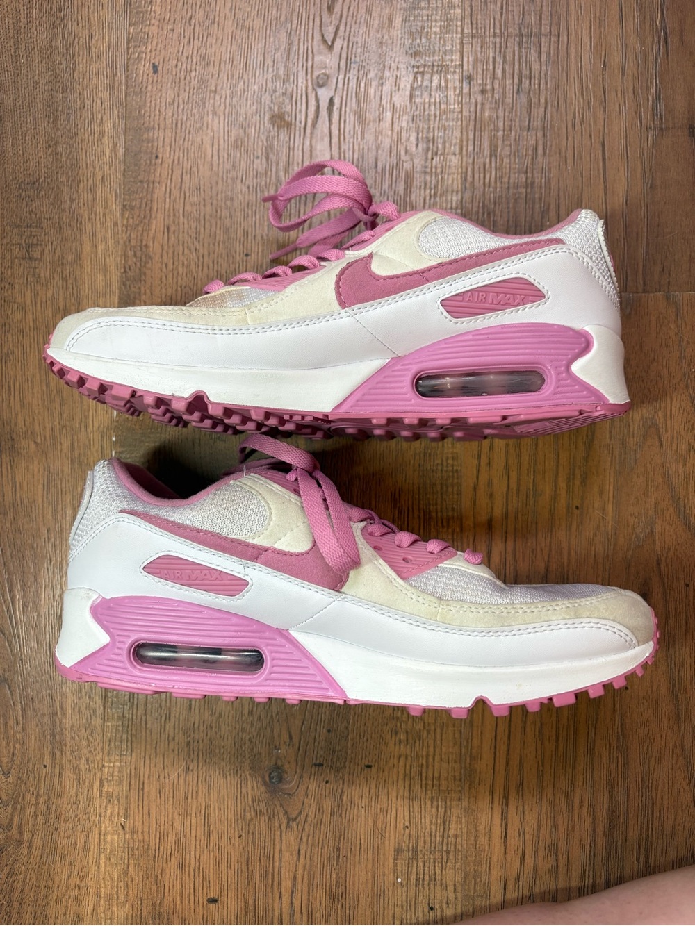 Nike Women’s Pink Air Max 90 - Picture 2 of 9